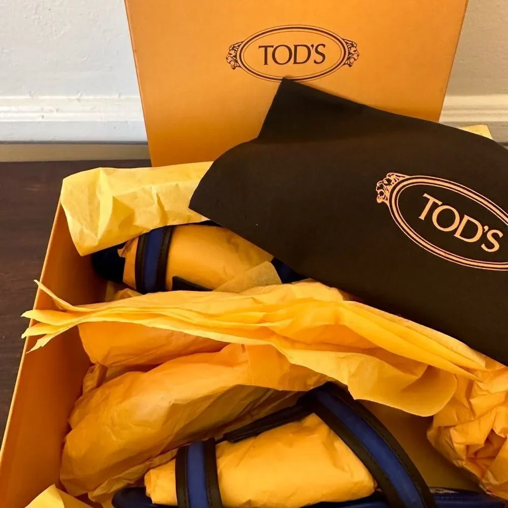 Tods Women’s open toe, slip-on leather blue stylish sandals size 7, NIB